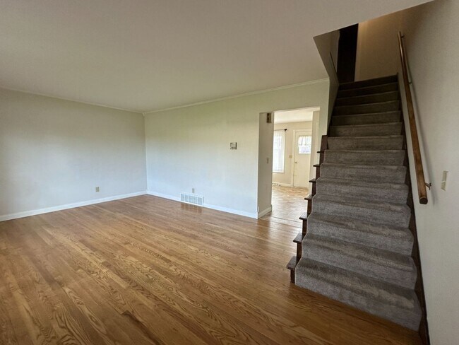 Foto del edificio - 3BD/1.5BA Townhome Condo in Germantown!