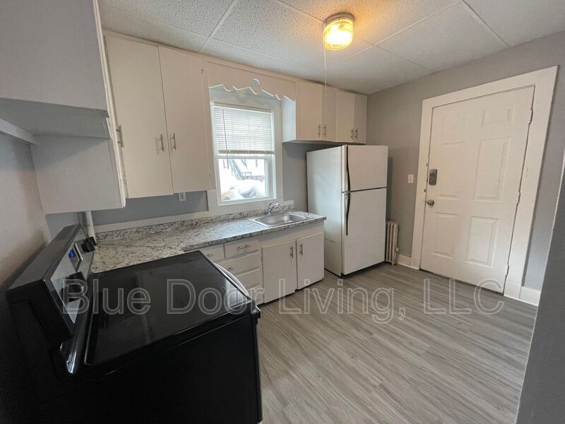 Primary Photo - 204 1/2 N Main St