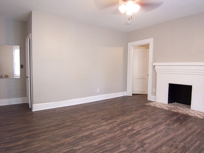 Building Photo - 1 Bed/1 Bath - Unit 6