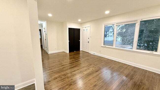 Foto del edificio - 115 Gloucester Ave