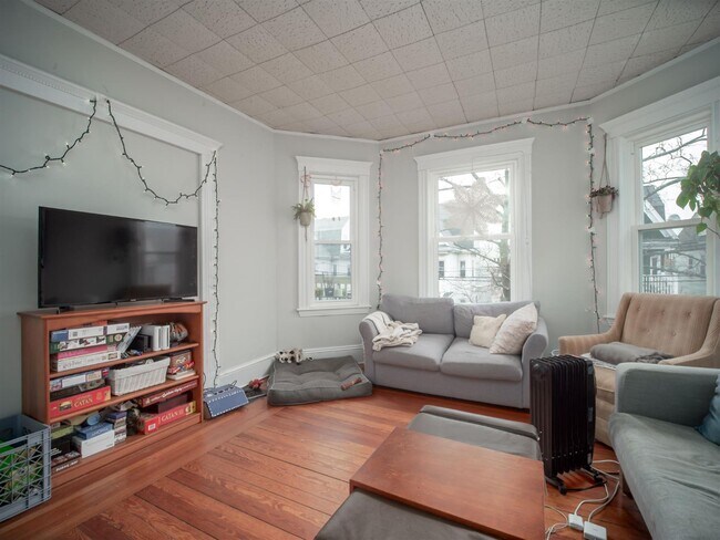 Foto del edificio - 81 Bristol Rd