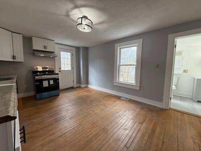 Foto del edificio - 84 Monadnock St