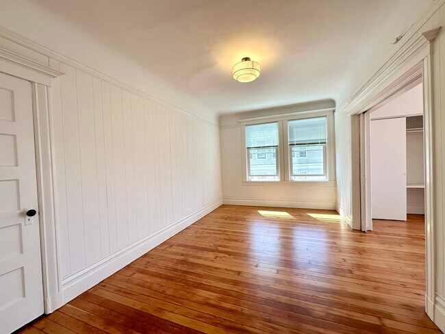 Foto del edificio - Beautiful & Spacious, Newly Updated 1 Bedr...