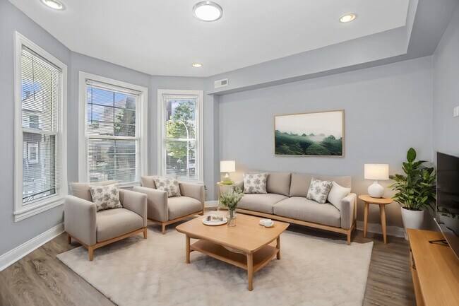 Foto del edificio - 3248 N Albany Ave