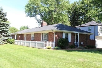 Building Photo - 6061 Evanston Ave
