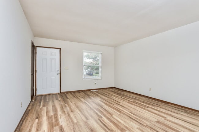 Building Photo - 1126 Borden Dr
