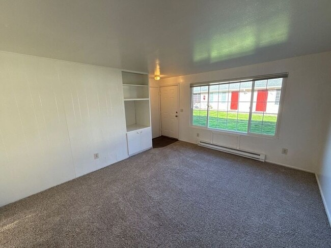 Building Photo - 580 Ford St SE