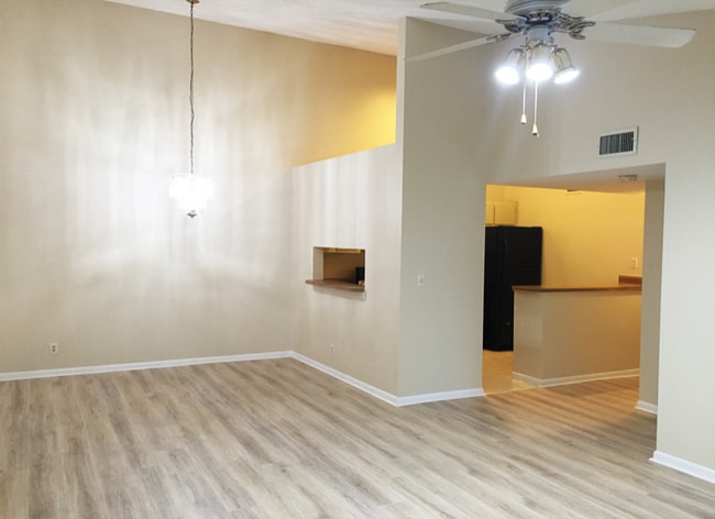Foto del edificio - 6342 Chasewood Dr