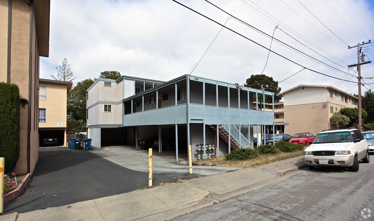 Foto del edificio - Bel-clair Apartments