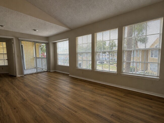 Building Photo - 1063 S Hiawassee Rd