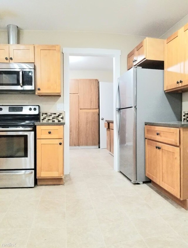 5305 64th St W, WA 98467 Room for Rent in WA