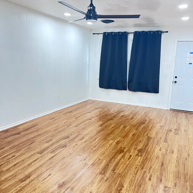 Foto del edificio - 3113 Tulip St