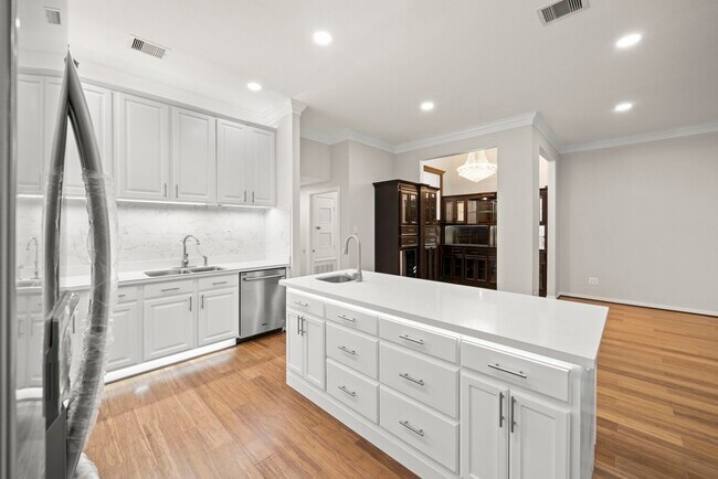 Foto del edificio - 4023 Breakwood Dr