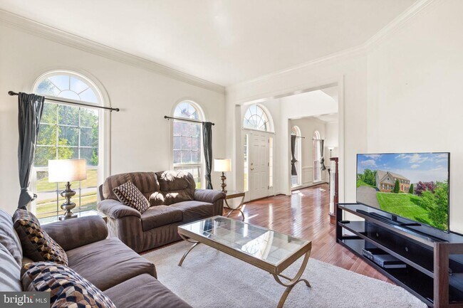 Building Photo - 42728 Still Creek Dr