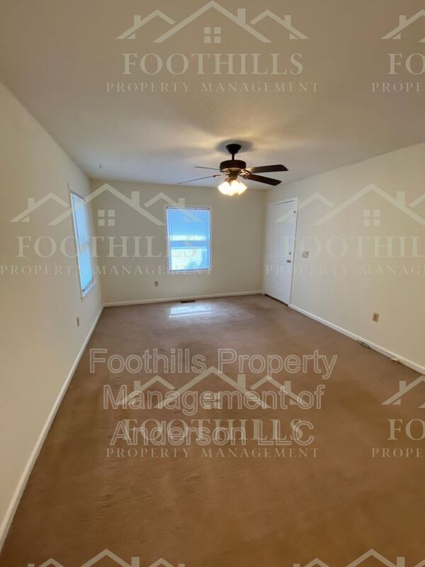 Foto del edificio - 502 Woodcrest Dr