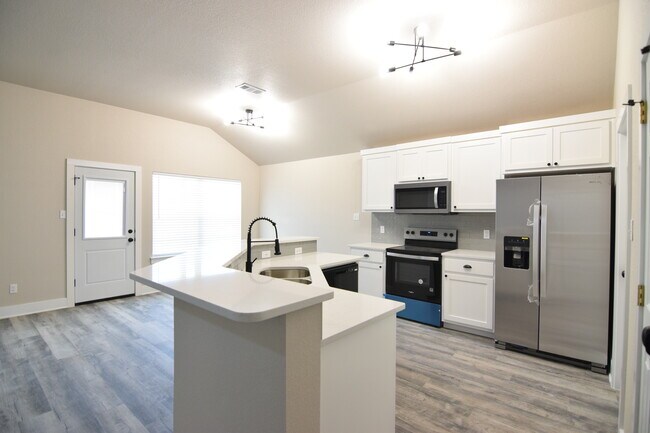 Foto del edificio - 7920 Bridgepointe Dr