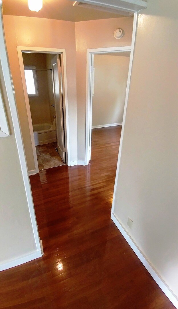 Building Photo - Bright two bedroom Home with a Covered Back Deck