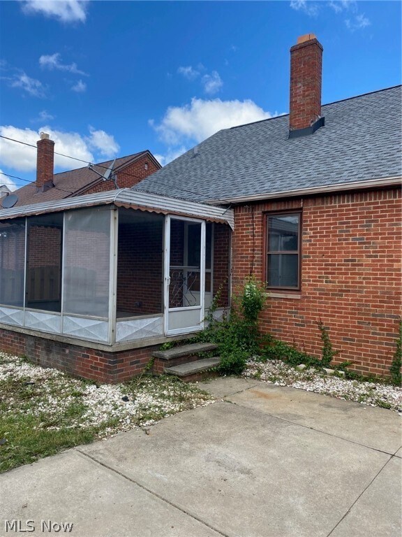 Building Photo - 6115 Sunderland Dr