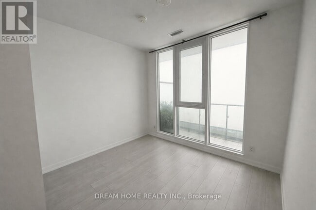 Building Photo - 898 Portage Pkwy