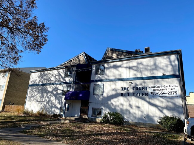 Building Photo - 817 SW Tyler St