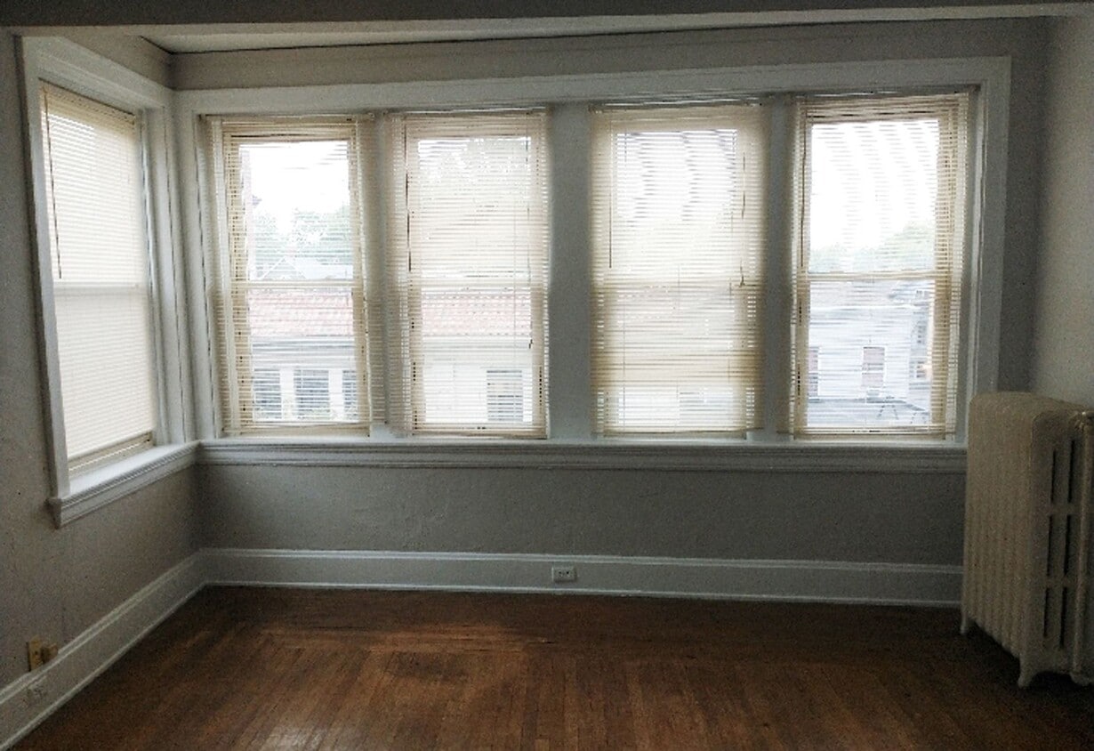 Foto principal - 343-345 Ludlow Avenue