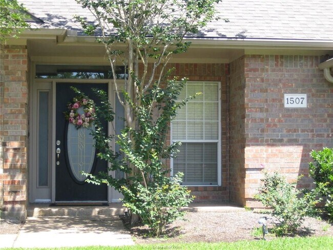 Building Photo - 1507 Lynx Cove