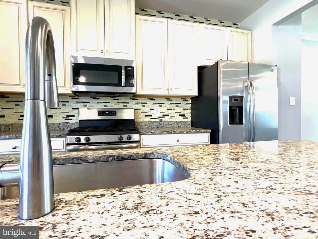 Foto principal - 5878 Tomahawk St