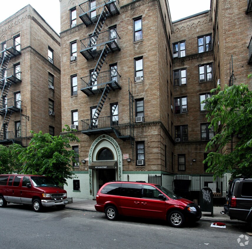 Primary Photo - 30-40 Thayer St