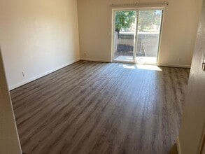 Building Photo - 4185-4187 Glacier View Dr