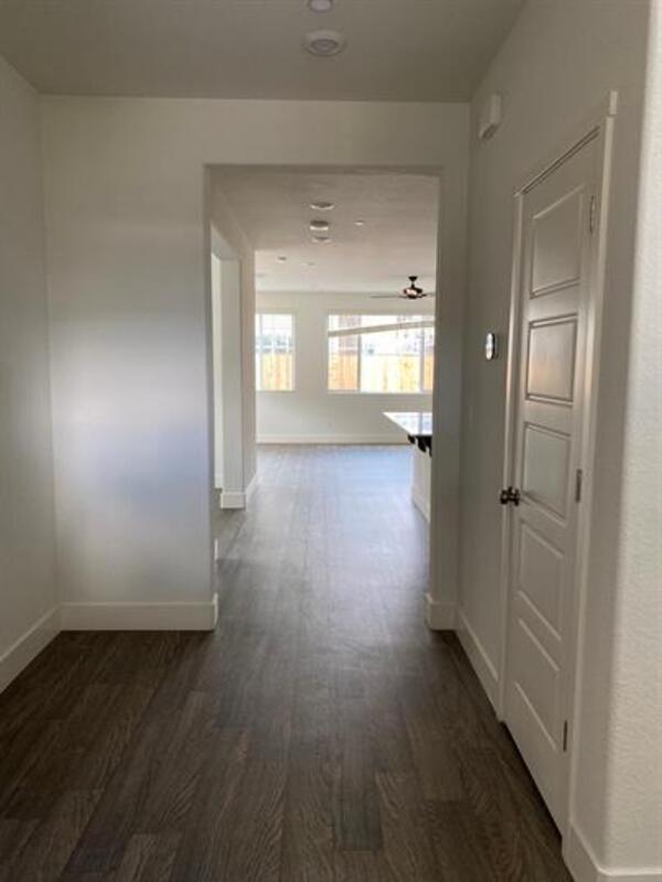 Building Photo - 2455 Quesada Dr