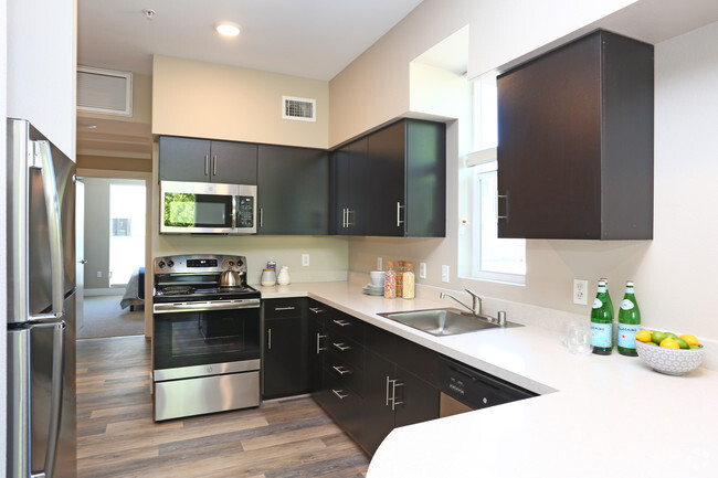 2 habitaciones - Cocina - Riverside Park Apartments