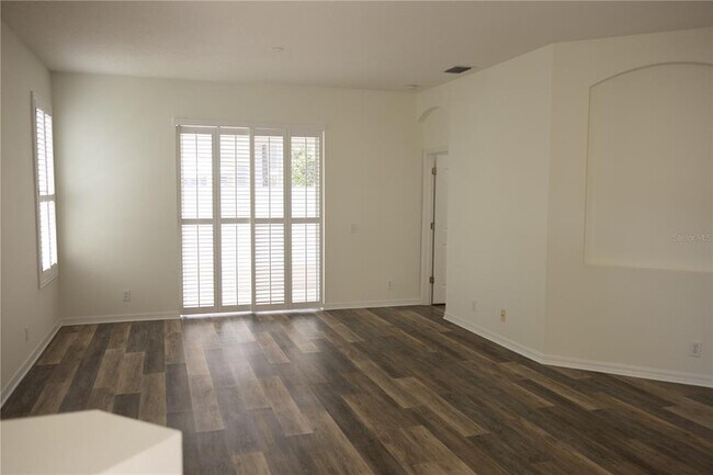 Building Photo - 8561 Acorn Ridge Ct