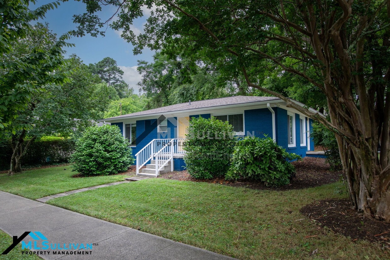 Photo - 1021 Sedgefield Street