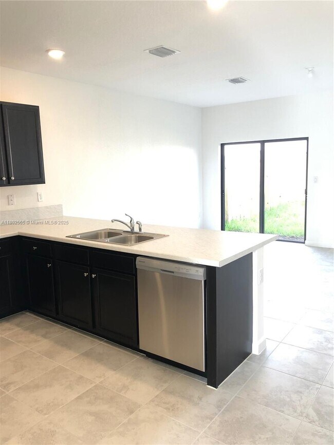 Foto del edificio - 24832 SW 114th Ave