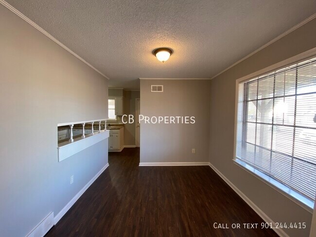 Foto del edificio - 6713 Silhouette Ave