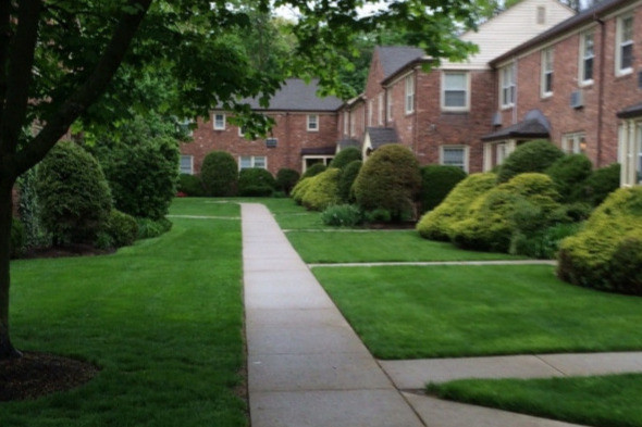 Walkway to courtyard - 380 Main St