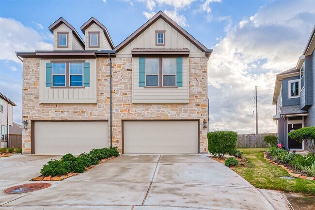 Foto del edificio - 8700 Laurel Crest Dr