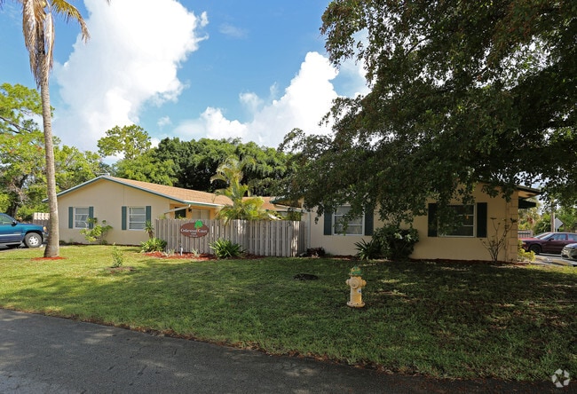 Building Photo - Cedarwood Court