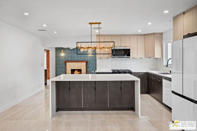 Foto del edificio - 2435 Wayne Rd