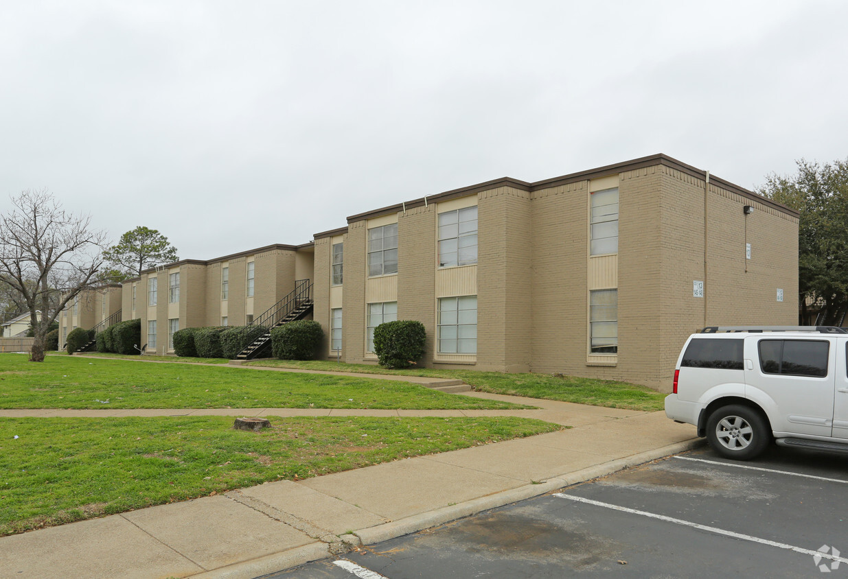 Foto principal - The Arlington Village Apartments