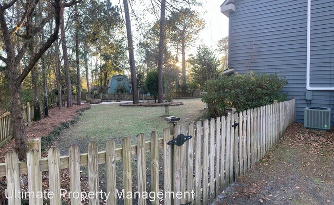 Building Photo - 4 br, 2.5 bath House - 5410 Cross Creek Road