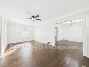 Building Photo - 4542 Chestnut Ave