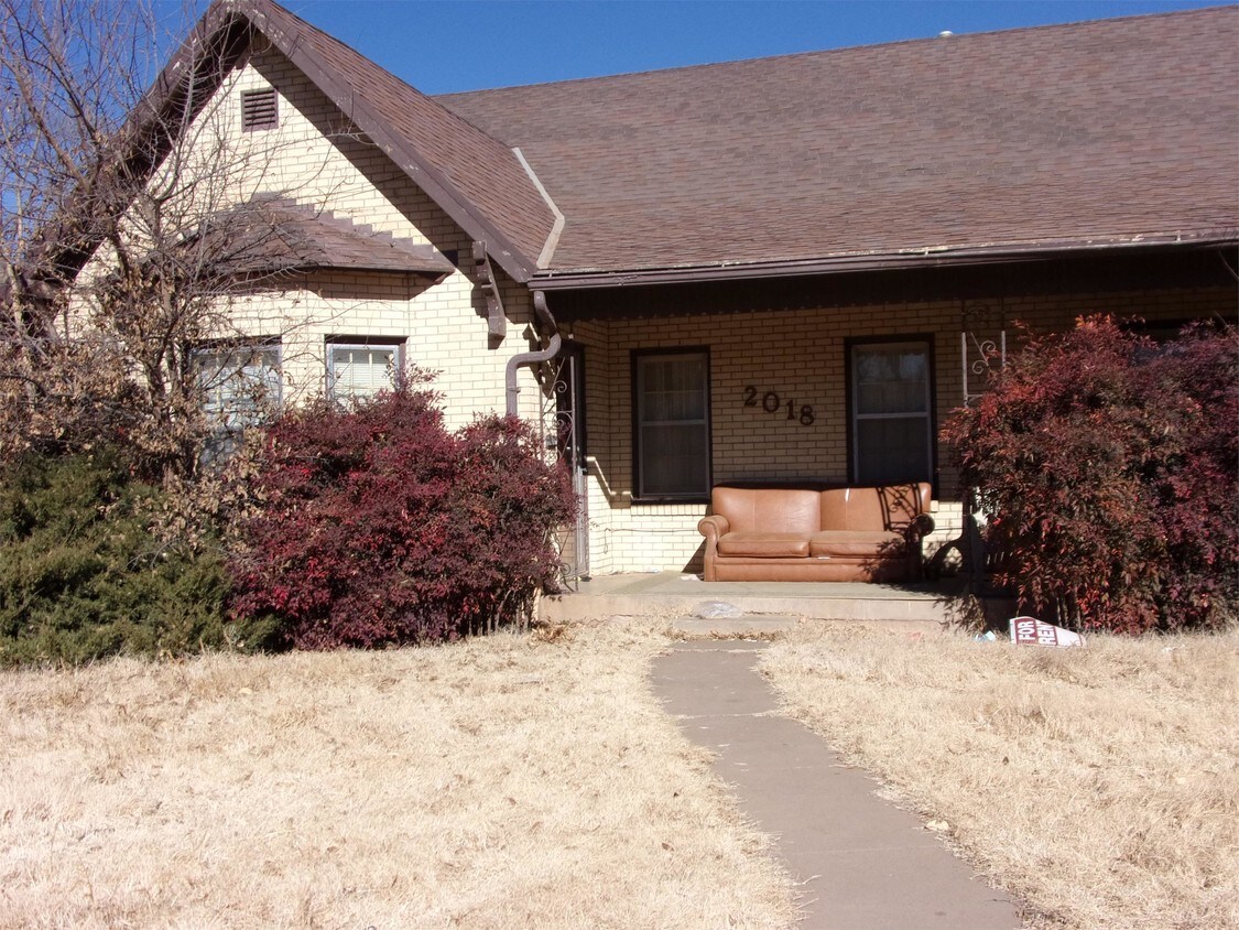 2018 17th St, Lubbock, TX 79401 Townhouse for Rent in Lubbock, TX