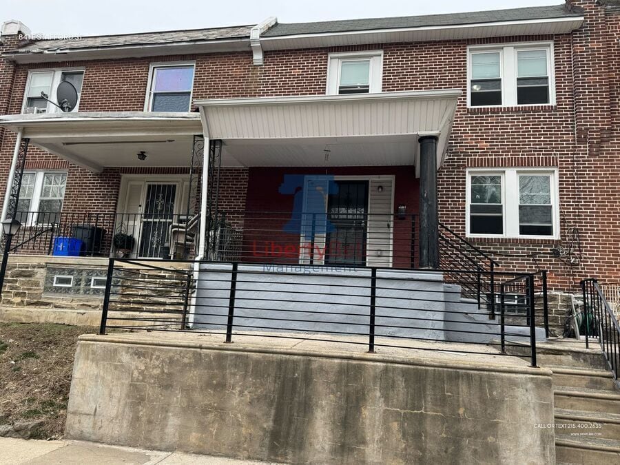 Photo - 841 E STAFFORD ST-