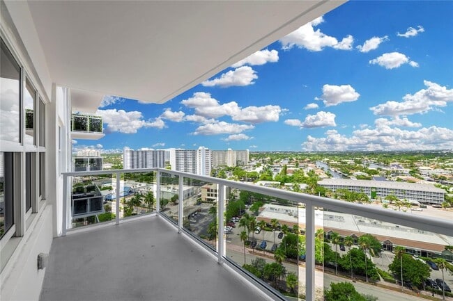 Building Photo - 3700 Galt Ocean Dr