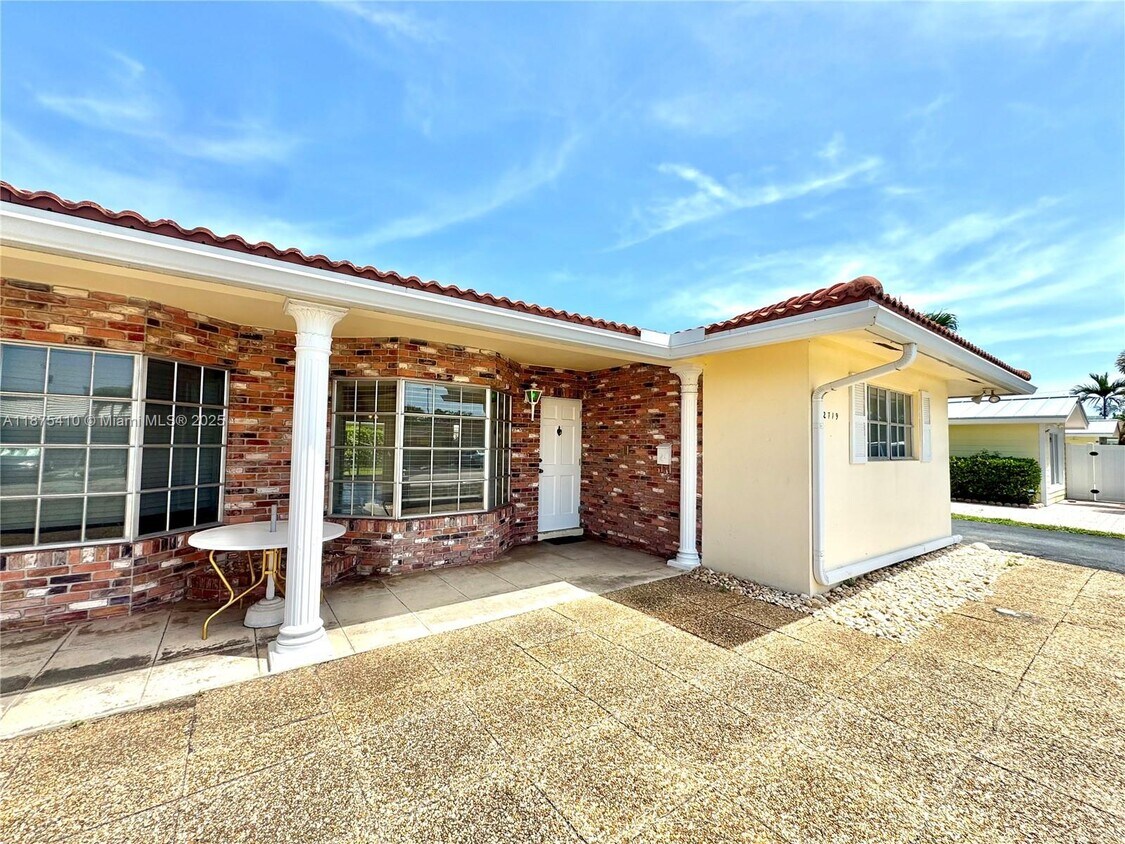 Foto principal - 2719 NE 32nd St