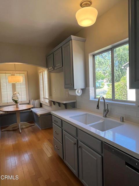 Foto del edificio - 2182 E Dudley St