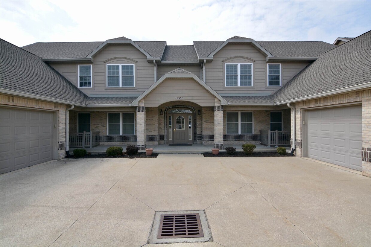 Primary Photo - 12368 Bridgeview Dr N