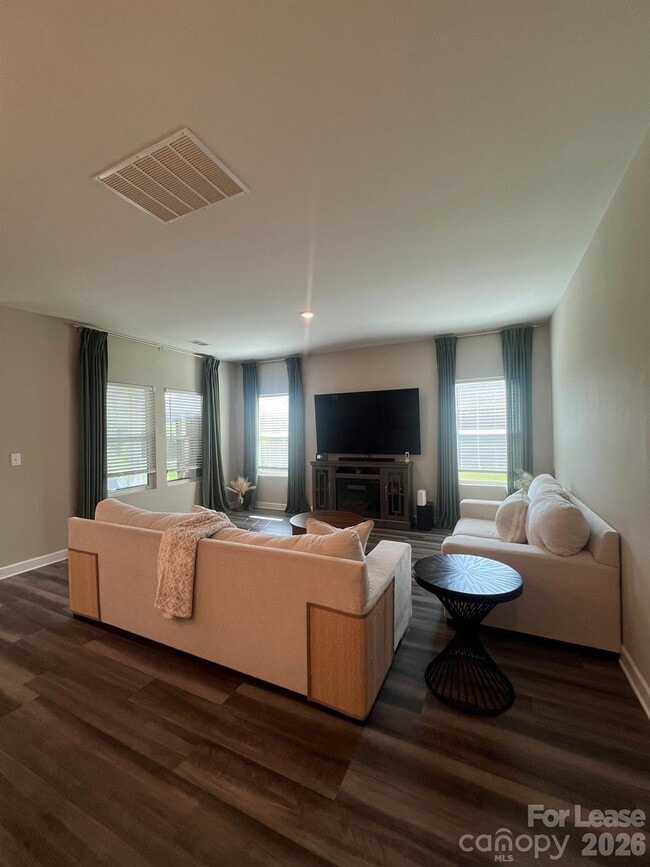 Building Photo - 8921 Pennegrove Cir