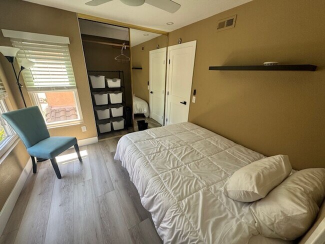 Building Photo - Furnished Bedroom rental with Bonus Kitchenette and office room